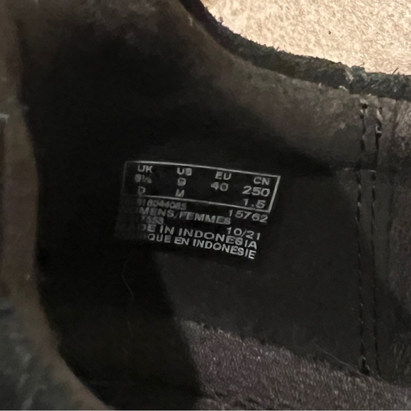 Clark’s black sueded sneakers - Picture 8 of 8